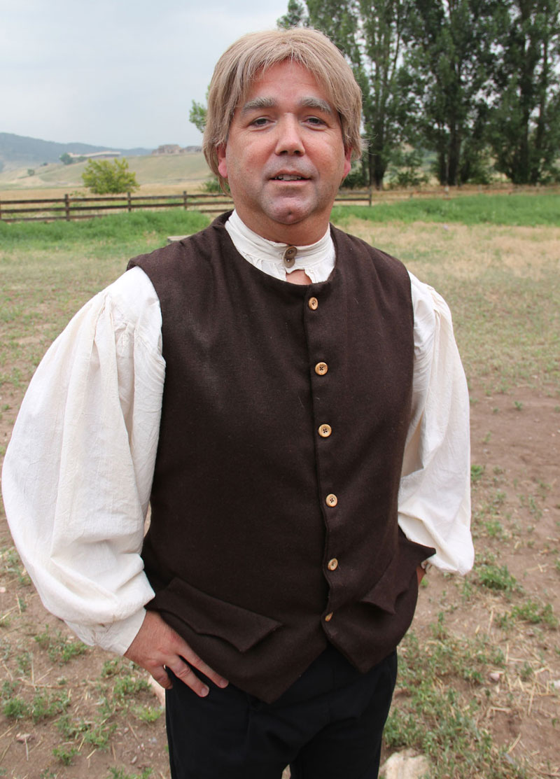 George Lindsey (Steve Austin) on his farm